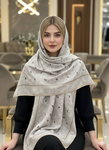 روسری برشکا طرحمارک MKقواره ۱۴۰