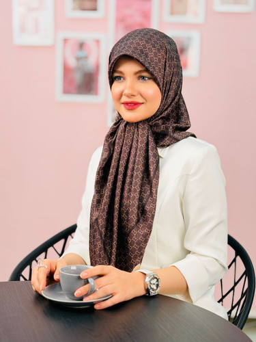 روسری مجلسی ابریشم برندلوگو طرح گوچی دور دوخت قواره ۱۲۵