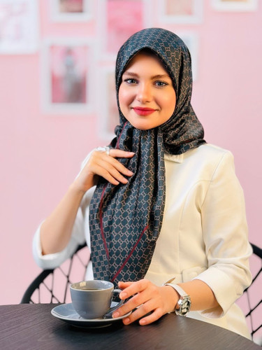 روسری مجلسی ابریشم برند لوگو طرح گوچی قواره ۱۱۰