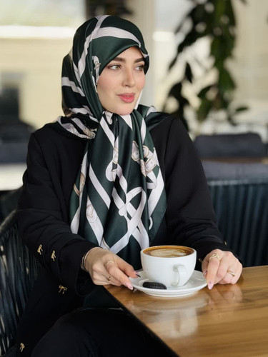 روسری ابریشمتویل اعلا وارداتی قواره ۱۲۵