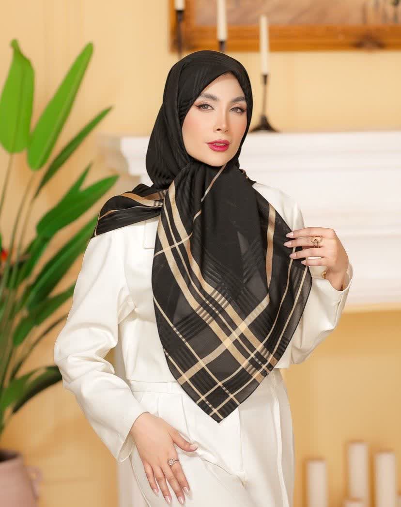 روسری مشکی  وارداتی ترک  آسگولاس ق‌اره ۱۲۵